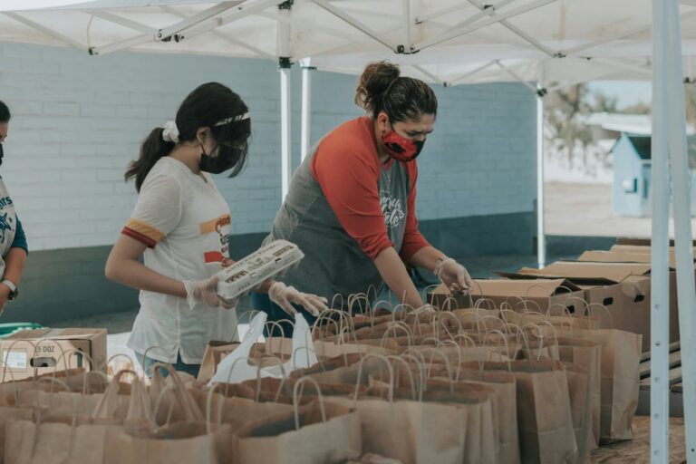 How to Teach Your Kids About Volunteering