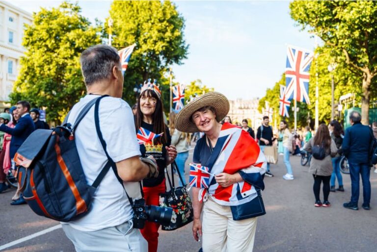 How To See The Sights And Save Money On Your Holiday To England