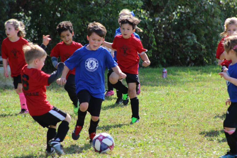 Affordable Ways Families Can Enjoy Sports Without Overspending